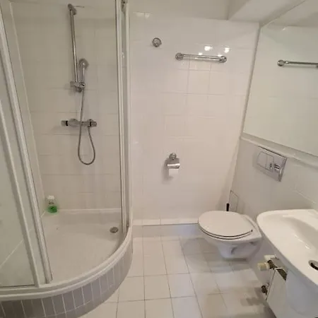 10q- Z6 402a Apartman Varsó